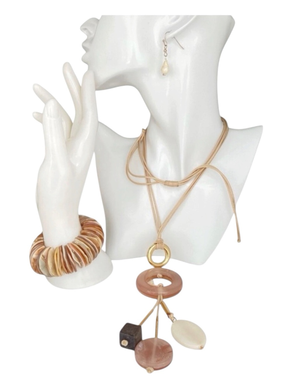 Coastal Boho Shell Jewelry Arrangement Necklace Bracelet & Shell Drop Earrings N